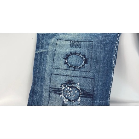 BKE Buckle Womens Sz 23 Stella Denim Embroidered Patchwork Bermuda Jean Shorts - Picture 4 of 10